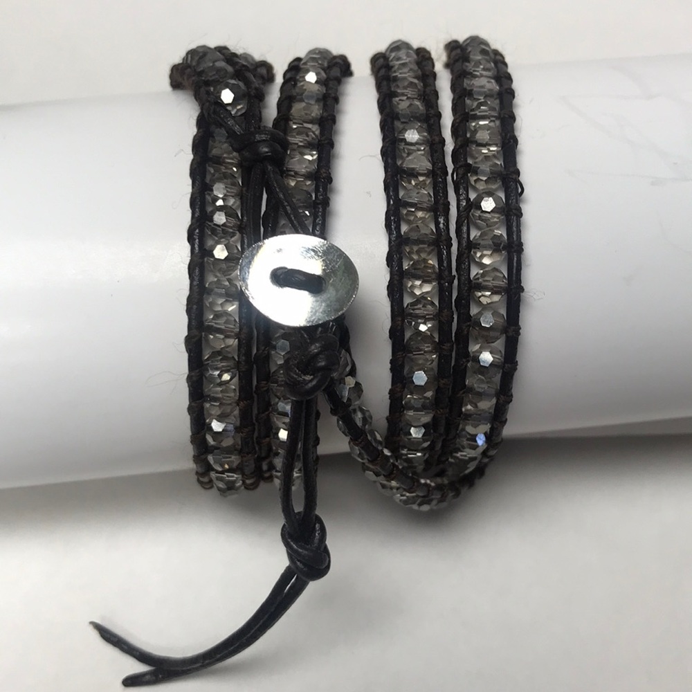 CLEAR CRYSTAL AND LEATHER WRAP BRACELET
